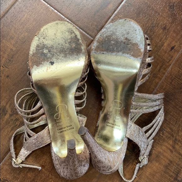 High heels - Picture 2 of 3